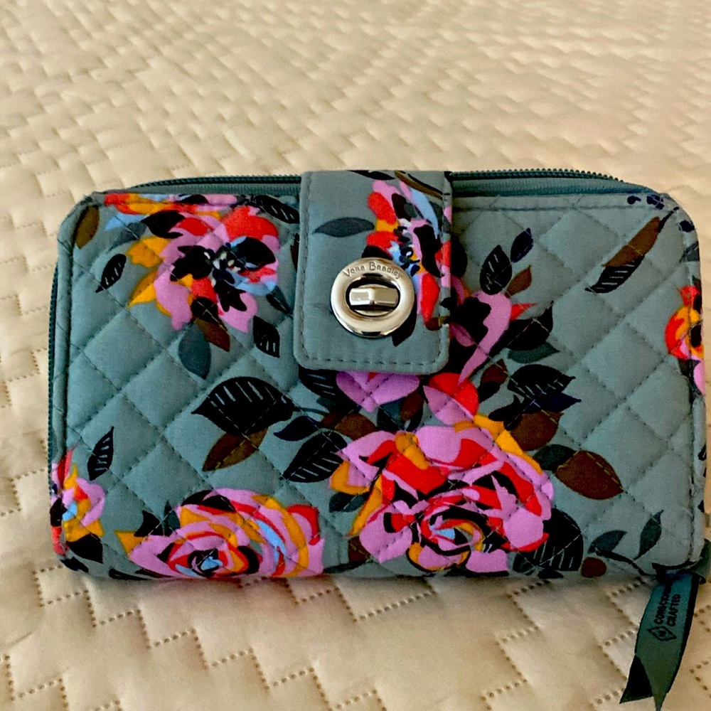 Vera Bradley Wallet -“Rosie outlook”